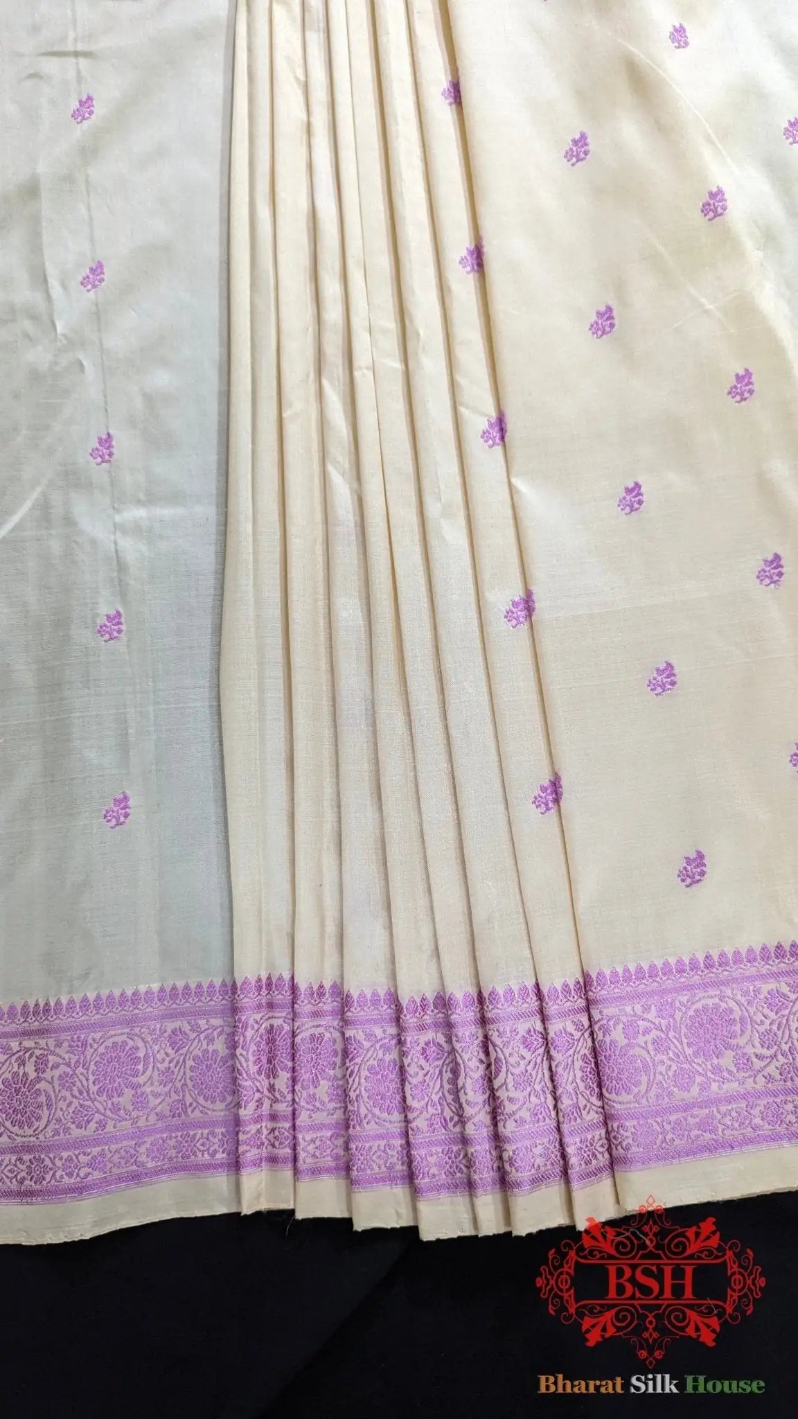 Pure Banrasi Handloom Katan Silk Antique Zari Saree In Shades Of Beige With Lavender Border - Bharat Silk House Pure Kataan Silk