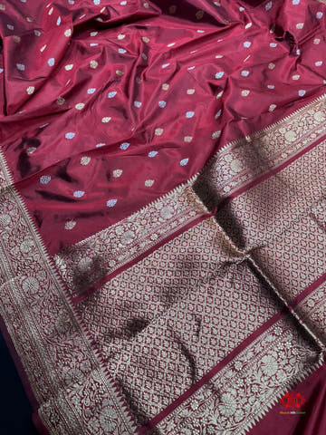 Pure Banarasi Handloom Katan Silk Antique Dual Zari Saree In Shades Of Maroon - Pure Kataan Silk -