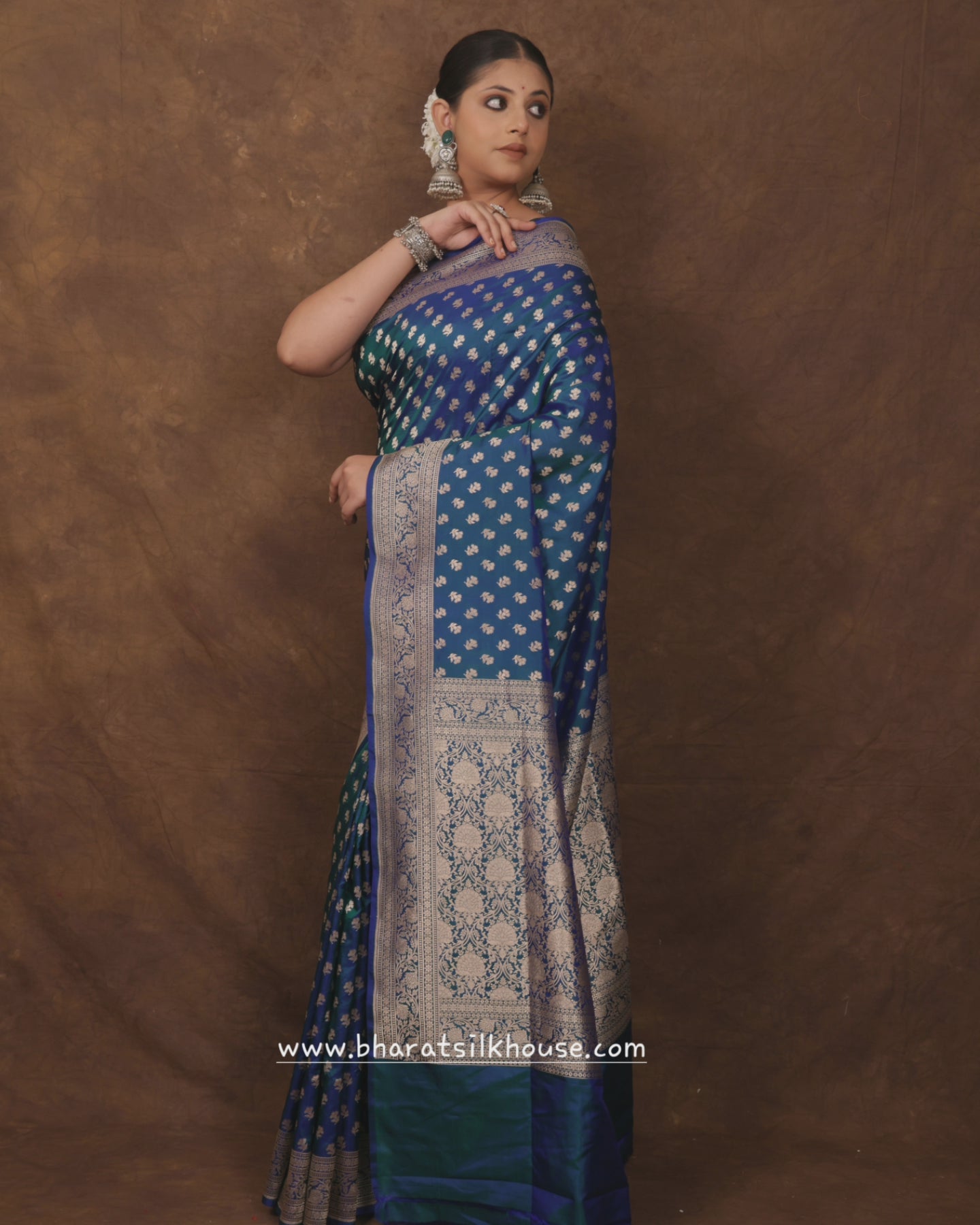 Blue/Green Cross Color Pure Katan Silk Handwoven Banarasi Saree - Bharat Silk House