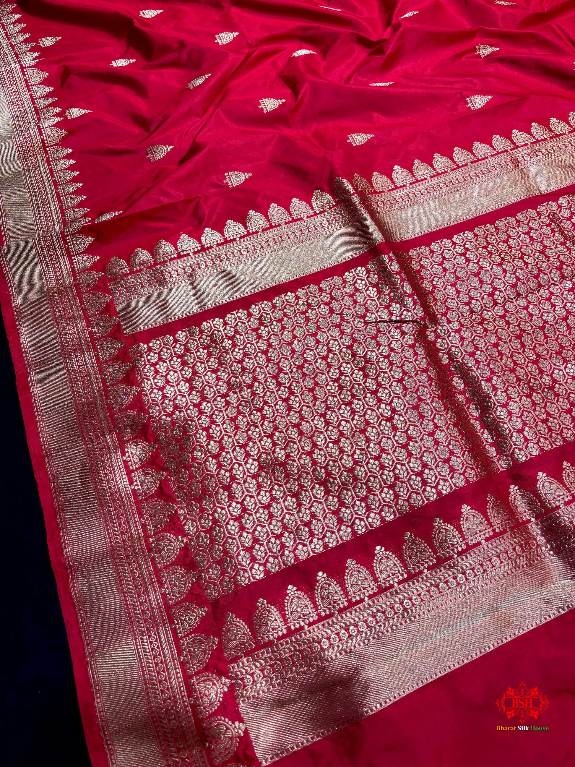 Pure Banarasi Handloom Katan Silk Antique Zari Saree In Shades Of Red - Pure Kataan Silk - 