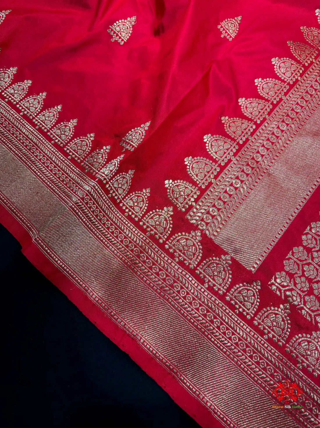 Pure Banarasi Handloom Katan Silk Antique Zari Saree In Shades Of Red - Pure Kataan Silk -