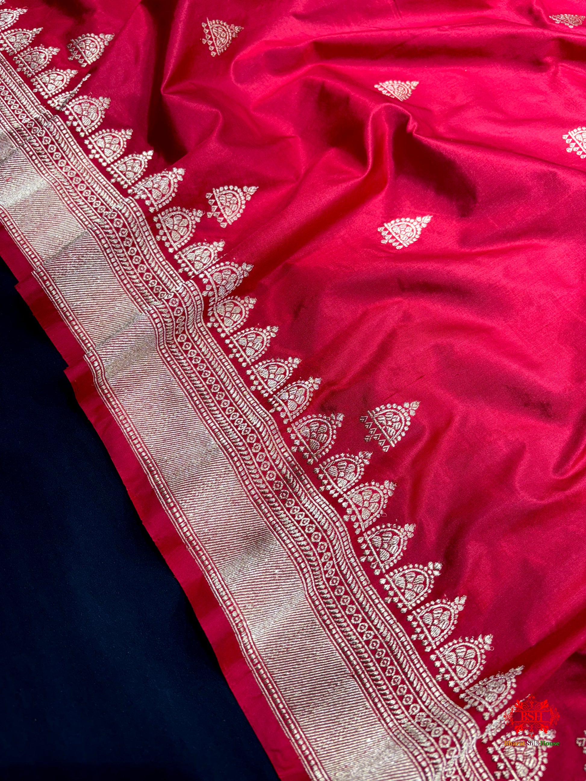 Pure Banarasi Handloom Katan Silk Antique Zari Saree In Shades Of Red - Pure Kataan Silk - 