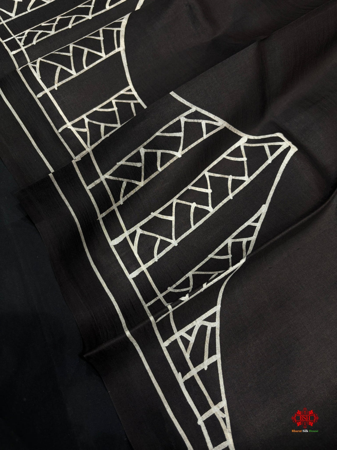 Black Colour Pure Katan Lightweight Digital Art Summer Wear Saree - Bharat Silk House Pure Kataan Silk