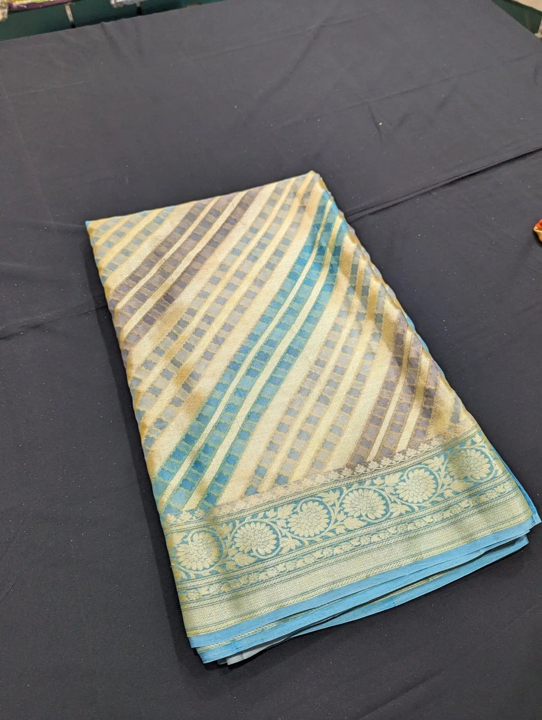 Handbrush Dyed Chiffon Multicolor Saree - Bharat Silk House Chiffon Sarees