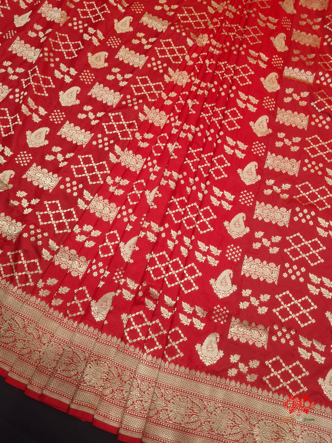 Handloom Banarasi Pure Katan Silk Floral Jaal In Shades Of Red - Bharat Silk House