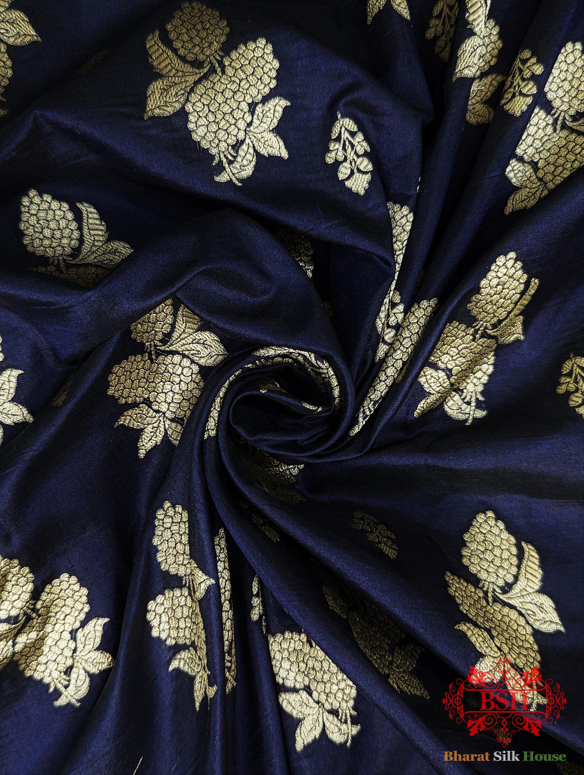 Handloom Banarasi Pure Katan Silk Saree Floral Booti In Shades Of Navy Blue - Bharat Silk House
