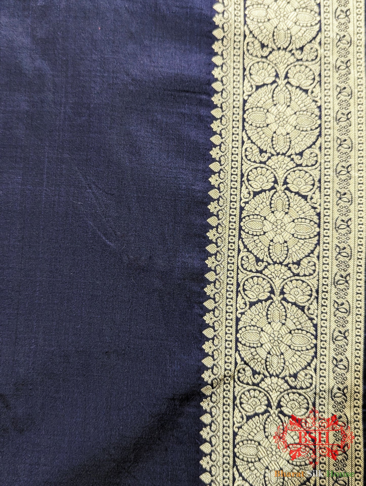 Handloom Banarasi Pure Katan Silk Saree Floral Booti In Shades Of Navy Blue - Bharat Silk House