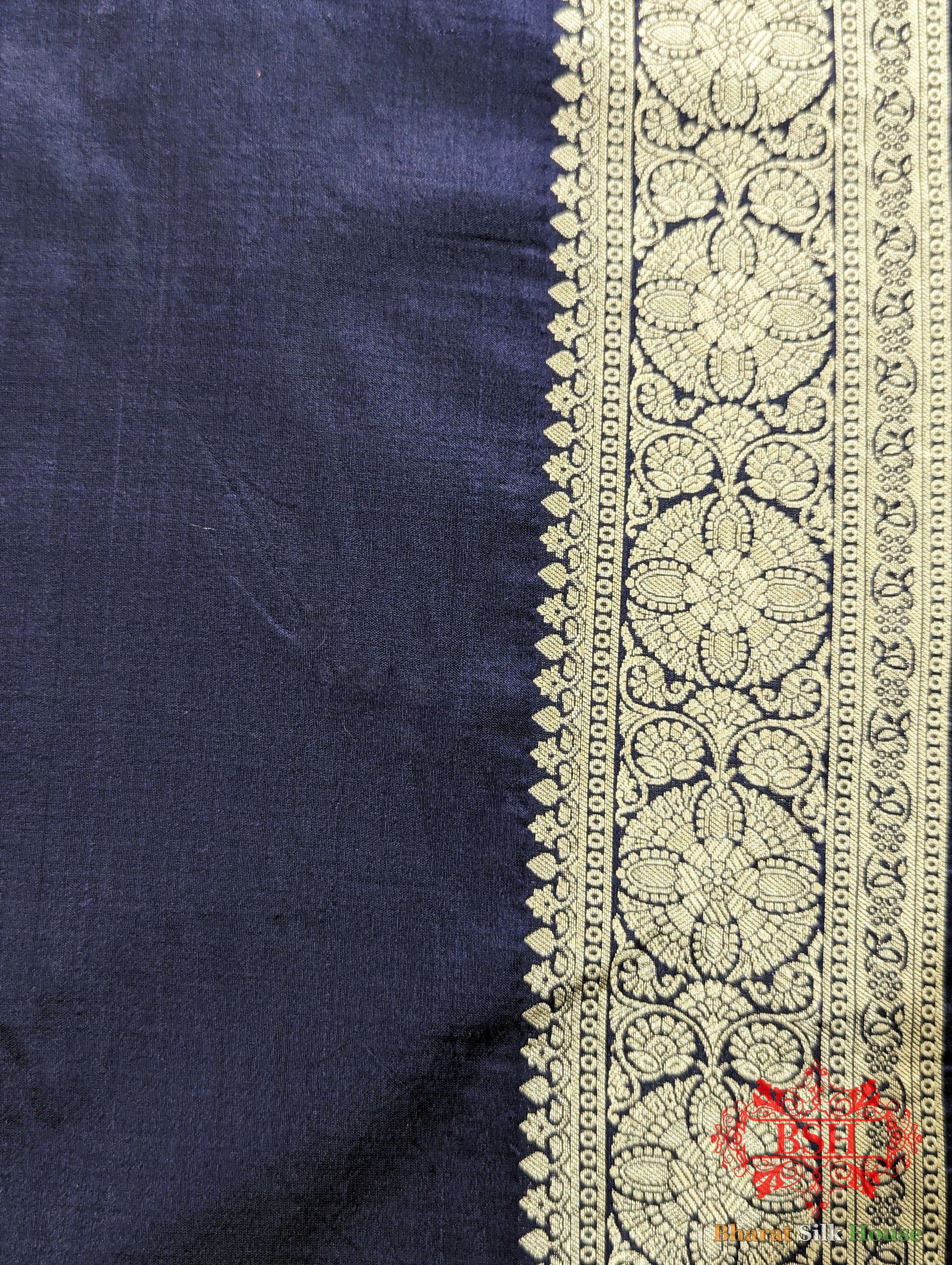 Handloom Banarasi Pure Katan Silk Saree Floral Booti In Shades Of Navy Blue - Bharat Silk House