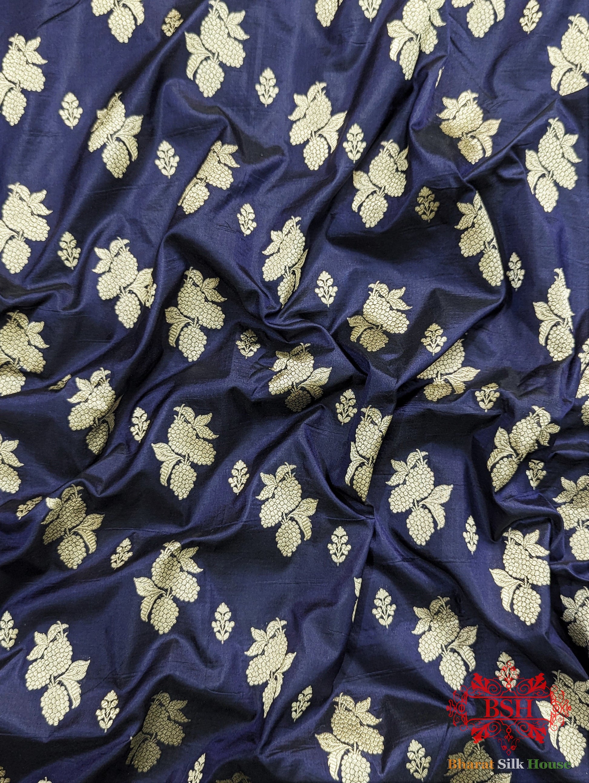 Handloom Banarasi Pure Katan Silk Saree Floral Booti In Shades Of Navy Blue - Bharat Silk House