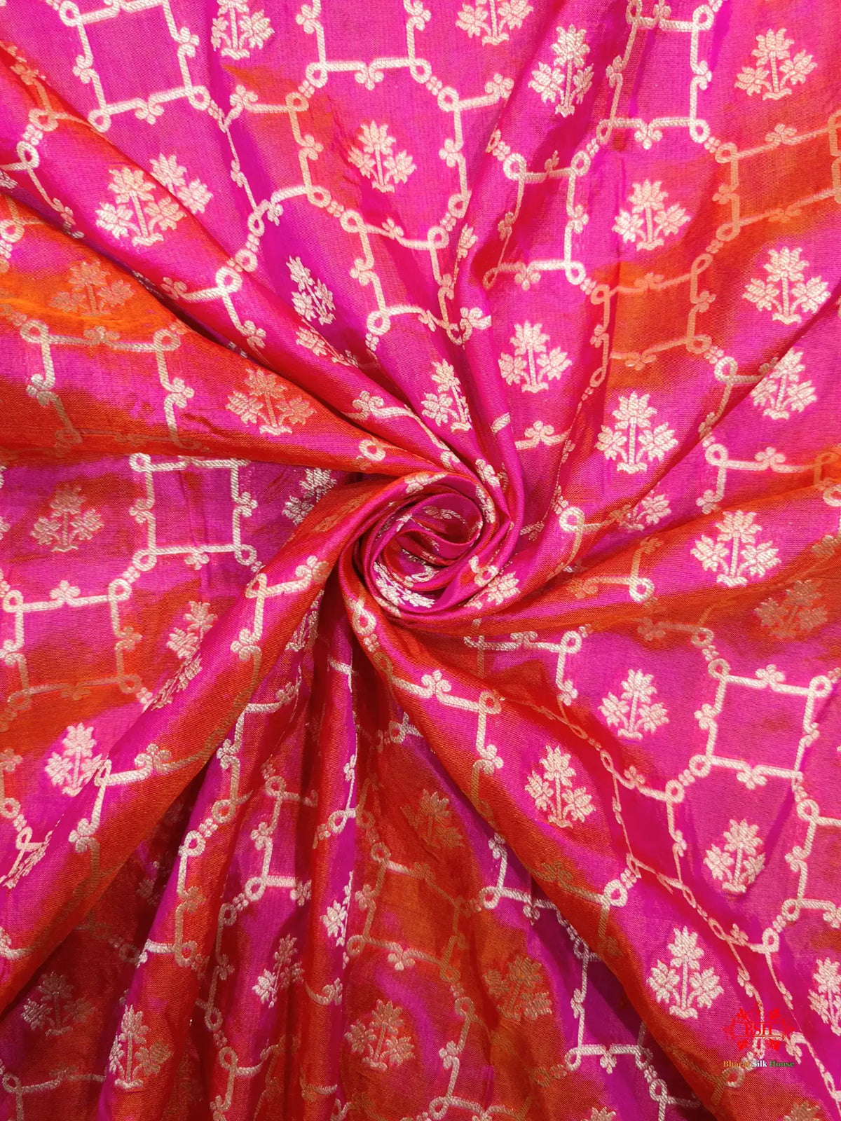 Handloom Banarasi Shikargah Katan Silk Saree In Shades Of Pink Cross Color - Bharat Silk House Pure Kataan Silk