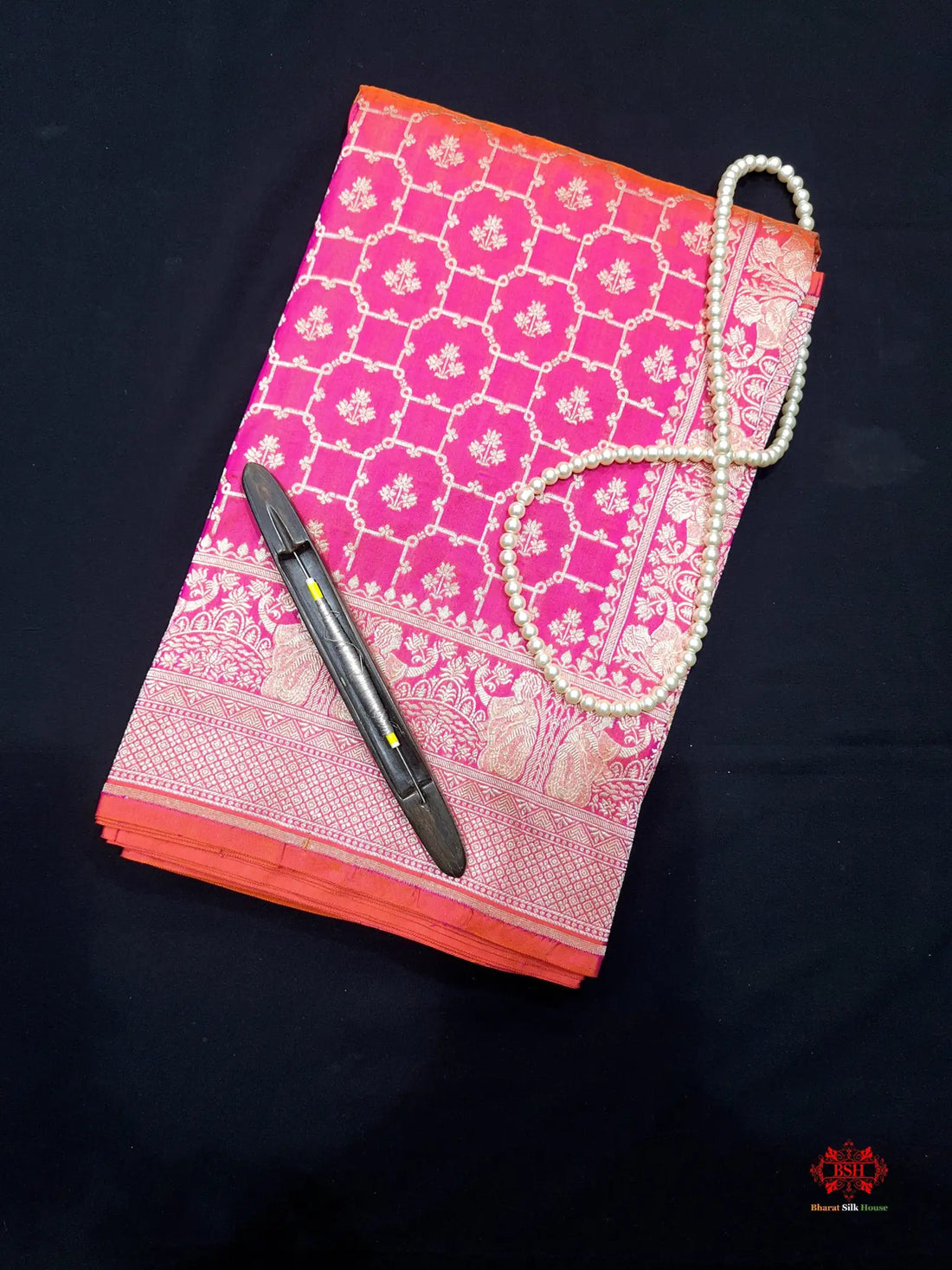 Handloom Banarasi Shikargah Katan Silk Saree In Shades Of Pink Cross Color - Bharat Silk House Pure Kataan Silk