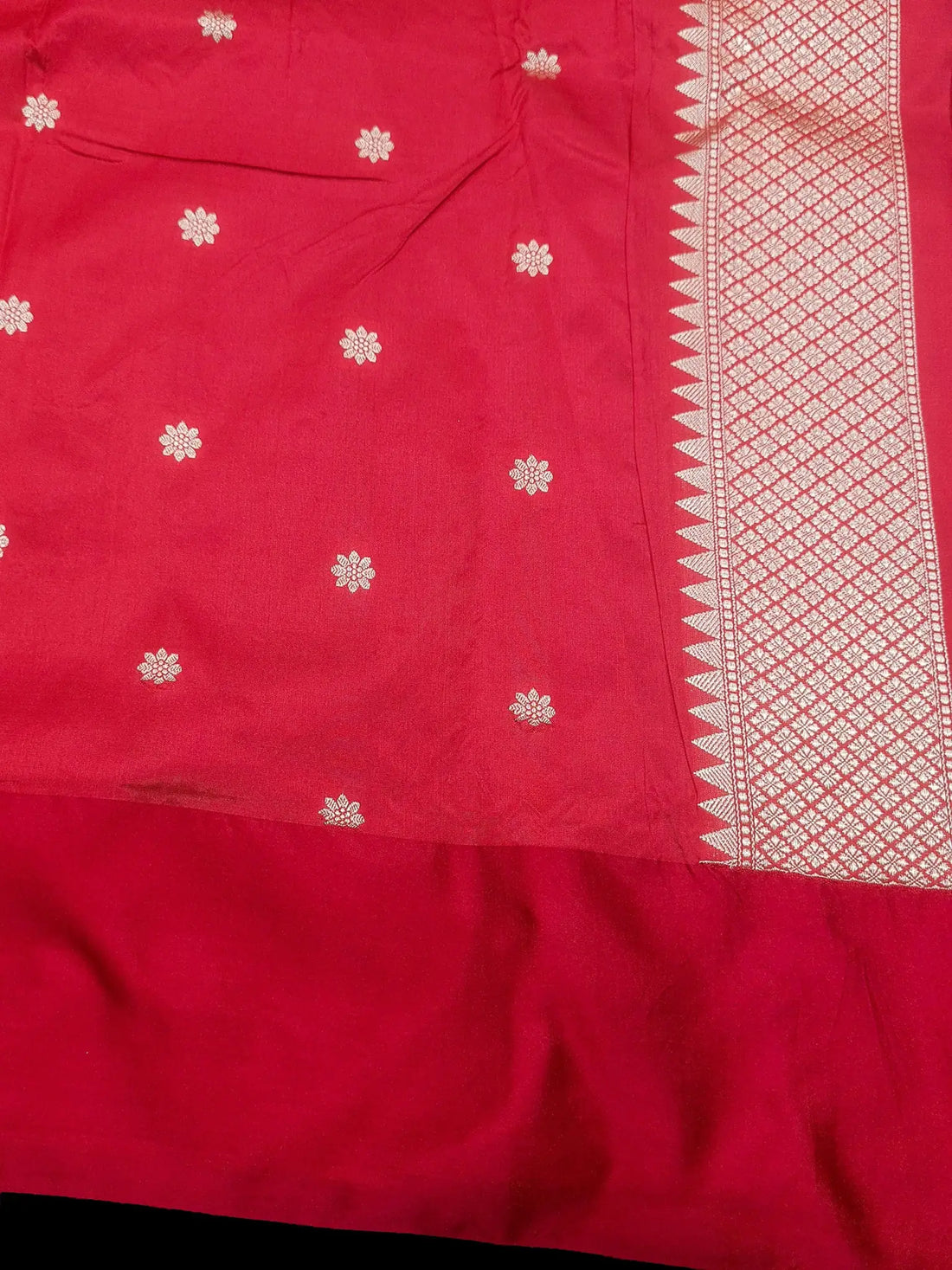 Pure Banarasi Handloom Katan Silk Antique Meena Zari Saree In Shades of Rama Green / Red - Bharat Silk House Pure Kataan Silk