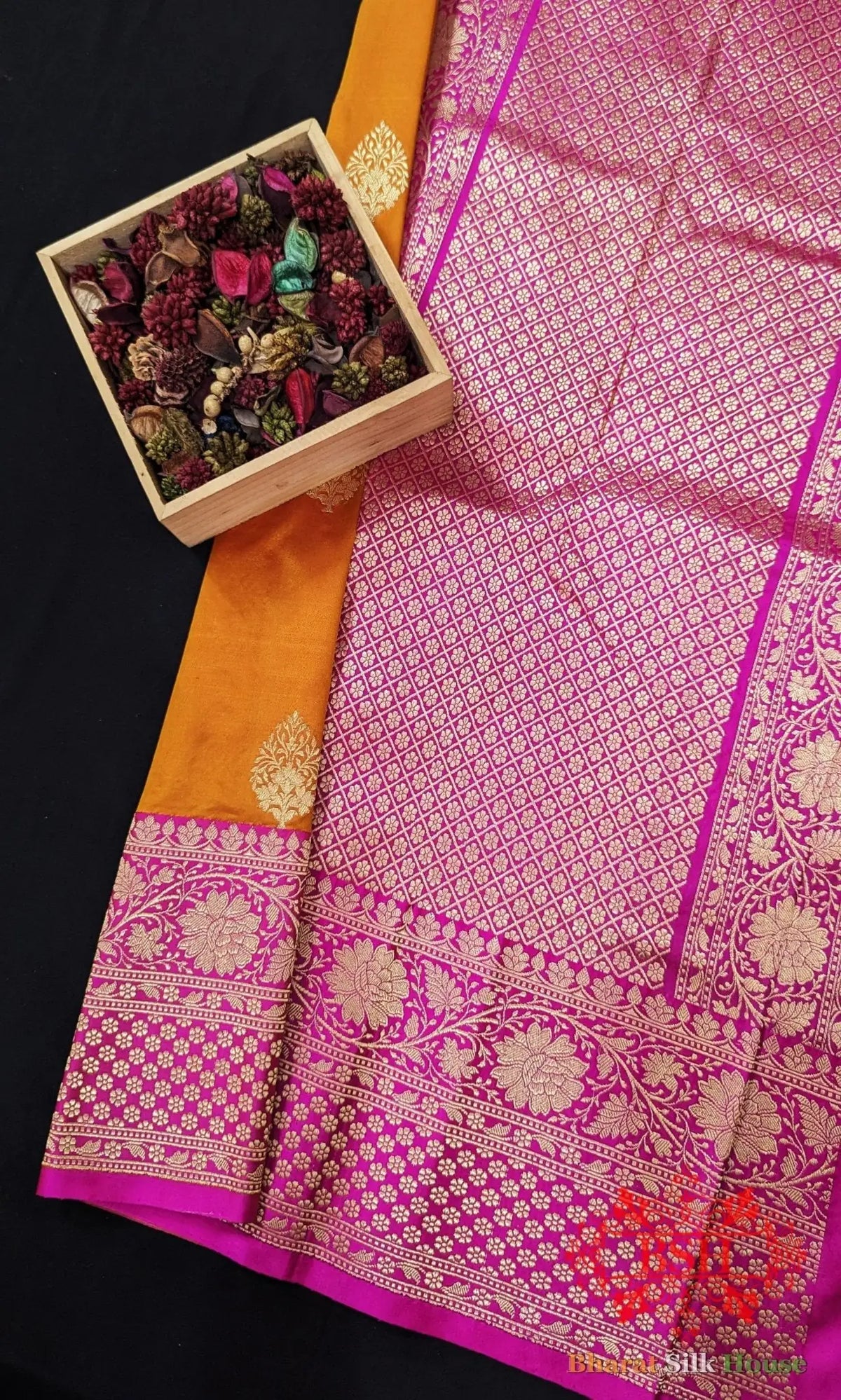 Pure Banarasi Handloom Katan Silk Antique Zari Saree In Shades Of Cross Colour - Bharat Silk House Pure Kataan Silk