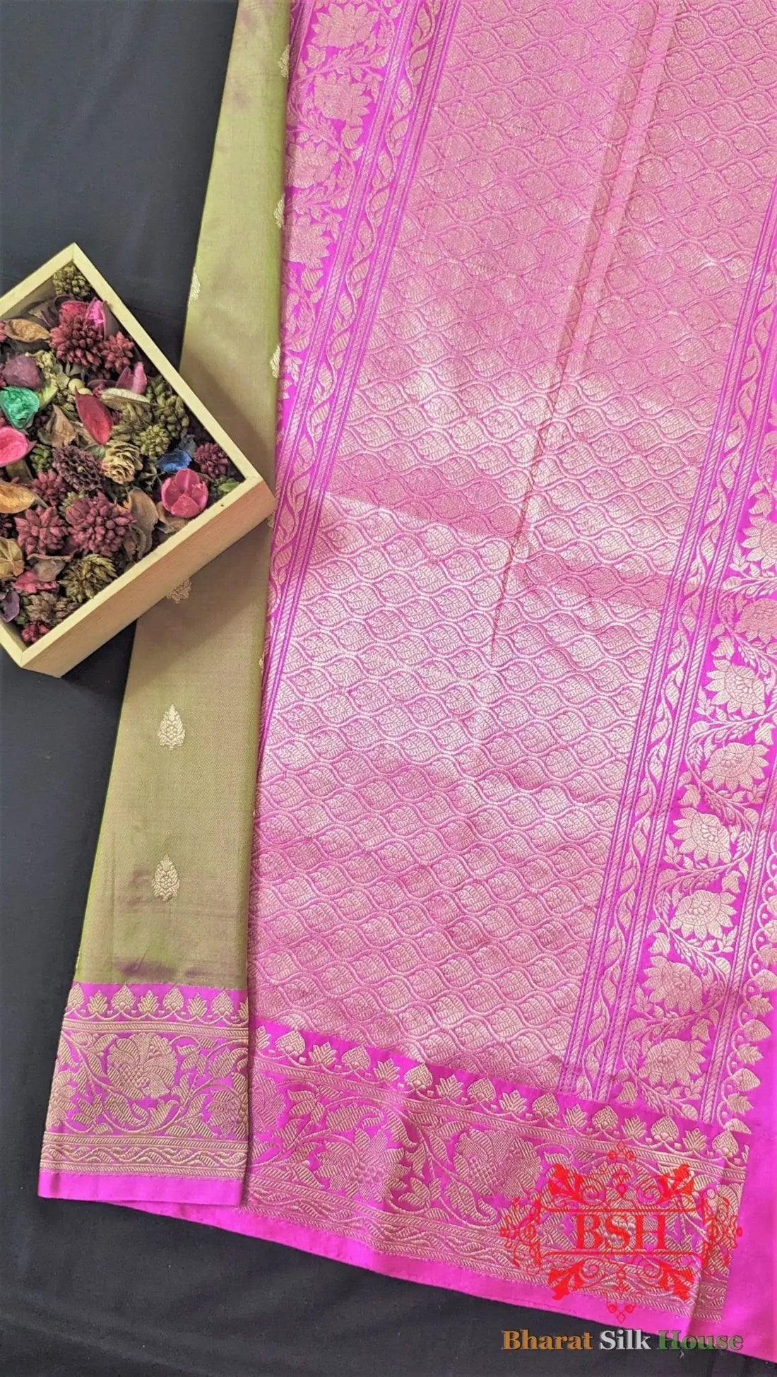 Pure Banarasi Handloom Katan Silk Antique Zari Saree In Shades Of Cross Colour - Bharat Silk House Pure Kataan Silk