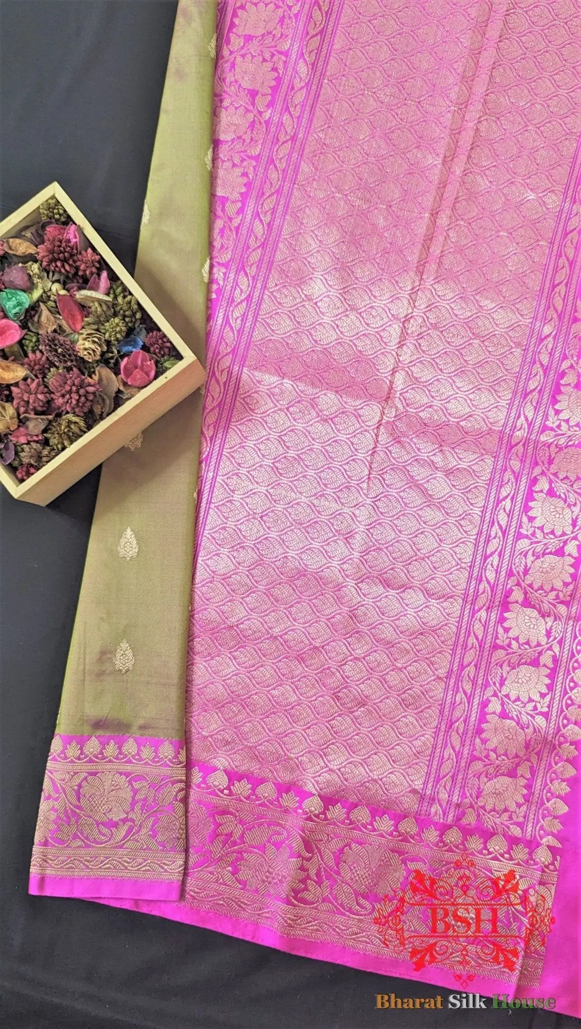 Pure Banarasi Handloom Katan Silk Antique Zari Saree In Shades Of Cross Colour - Bharat Silk House Pure Kataan Silk
