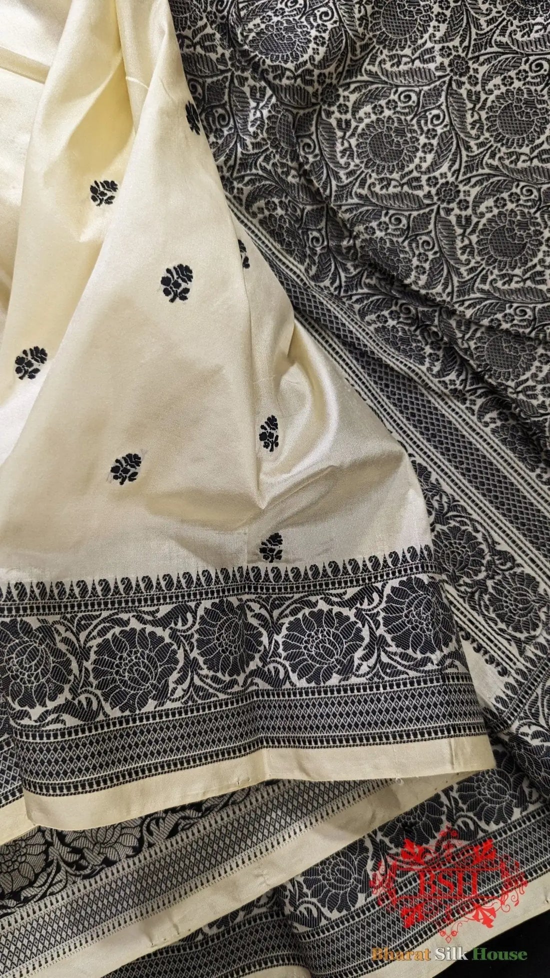 Pure Banrasi Handloom Katan Silk Antique Zari Saree In Shades Of Beige With Black Border - Bharat Silk House Pure Kataan Silk