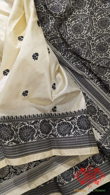 Pure Banrasi Handloom Katan Silk Antique Zari Saree In Shades Of Beige With Black Border - Bharat Silk House Pure Kataan Silk