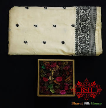 Pure Banrasi Handloom Katan Silk Antique Zari Saree In Shades Of Beige With Black Border - Bharat Silk House Pure Kataan Silk