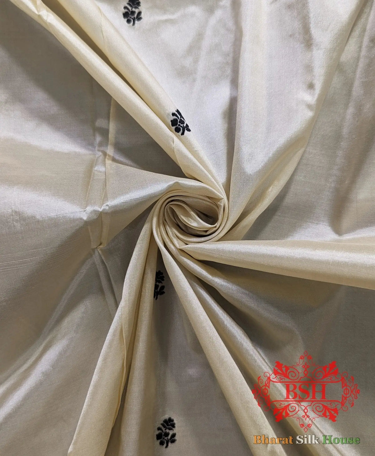 Pure Banrasi Handloom Katan Silk Antique Zari Saree In Shades Of Beige With Black Border - Bharat Silk House Pure Kataan Silk