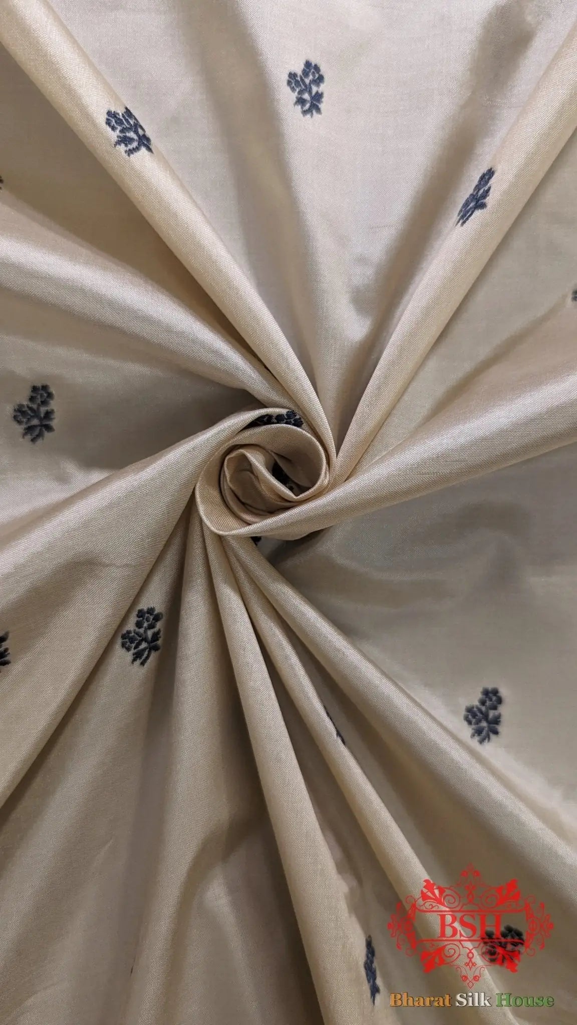 Pure Banrasi Handloom Katan Silk Antique Zari Saree In Shades Of Beige With Grey Border - Bharat Silk House Pure Kataan Silk