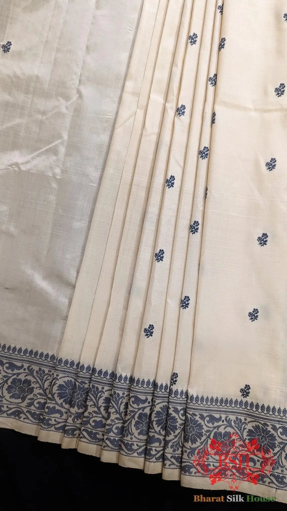 Pure Banrasi Handloom Katan Silk Antique Zari Saree In Shades Of Beige With Grey Border - Bharat Silk House Pure Kataan Silk