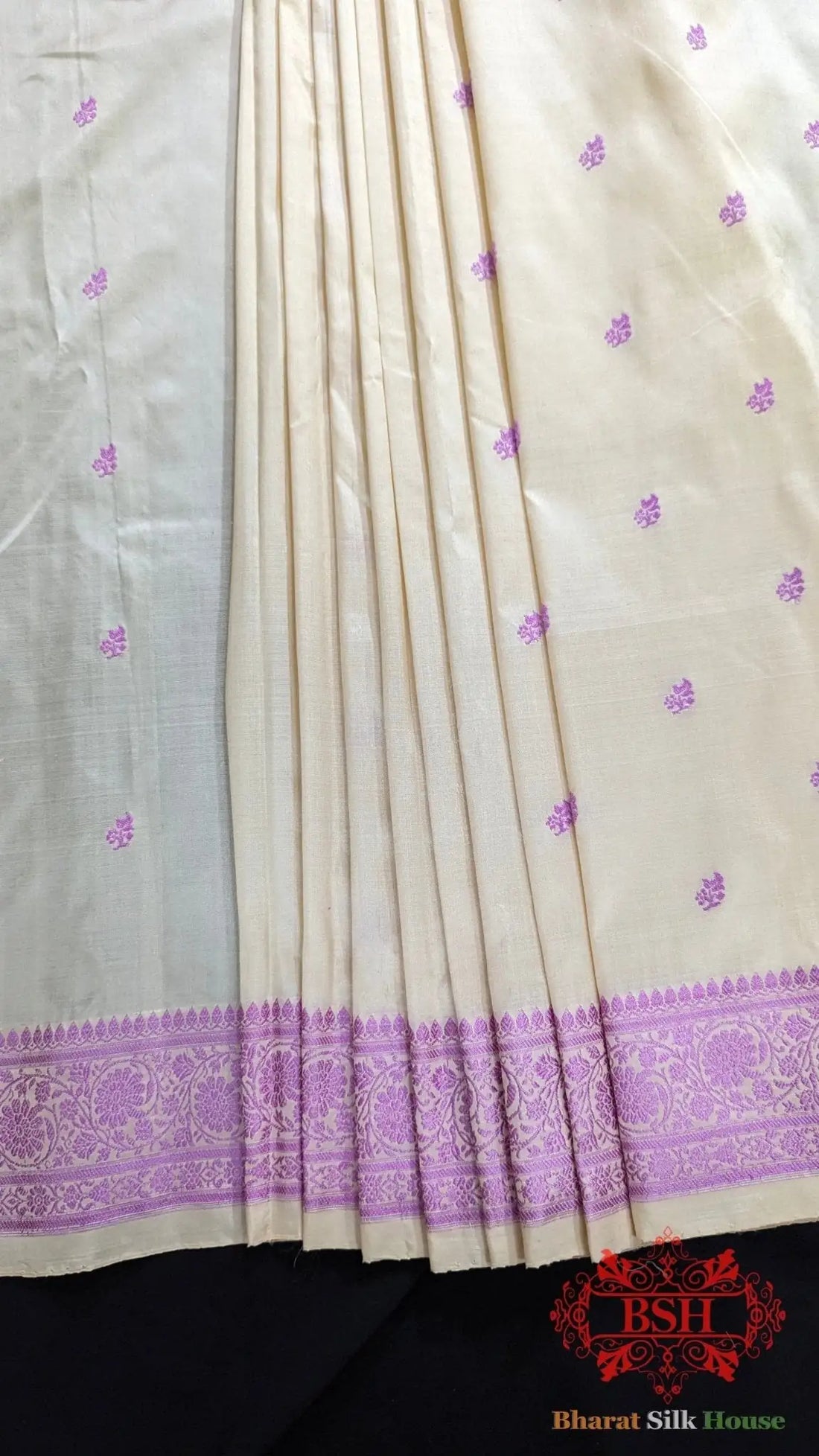 Pure Banrasi Handloom Katan Silk Antique Zari Saree In Shades Of Beige With Lavender Border - Bharat Silk House Pure Kataan Silk