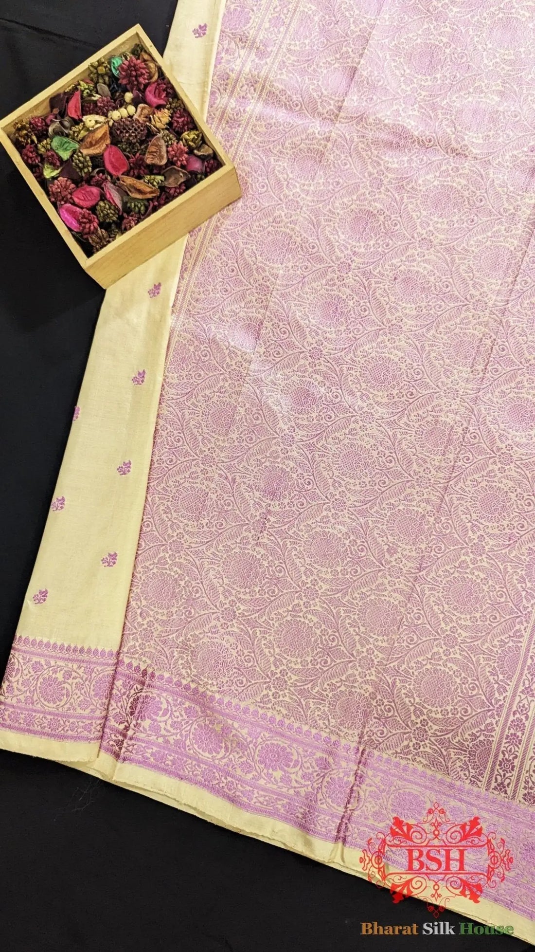 Pure Banrasi Handloom Katan Silk Antique Zari Saree In Shades Of Beige With Lavender Border - Bharat Silk House Pure Kataan Silk