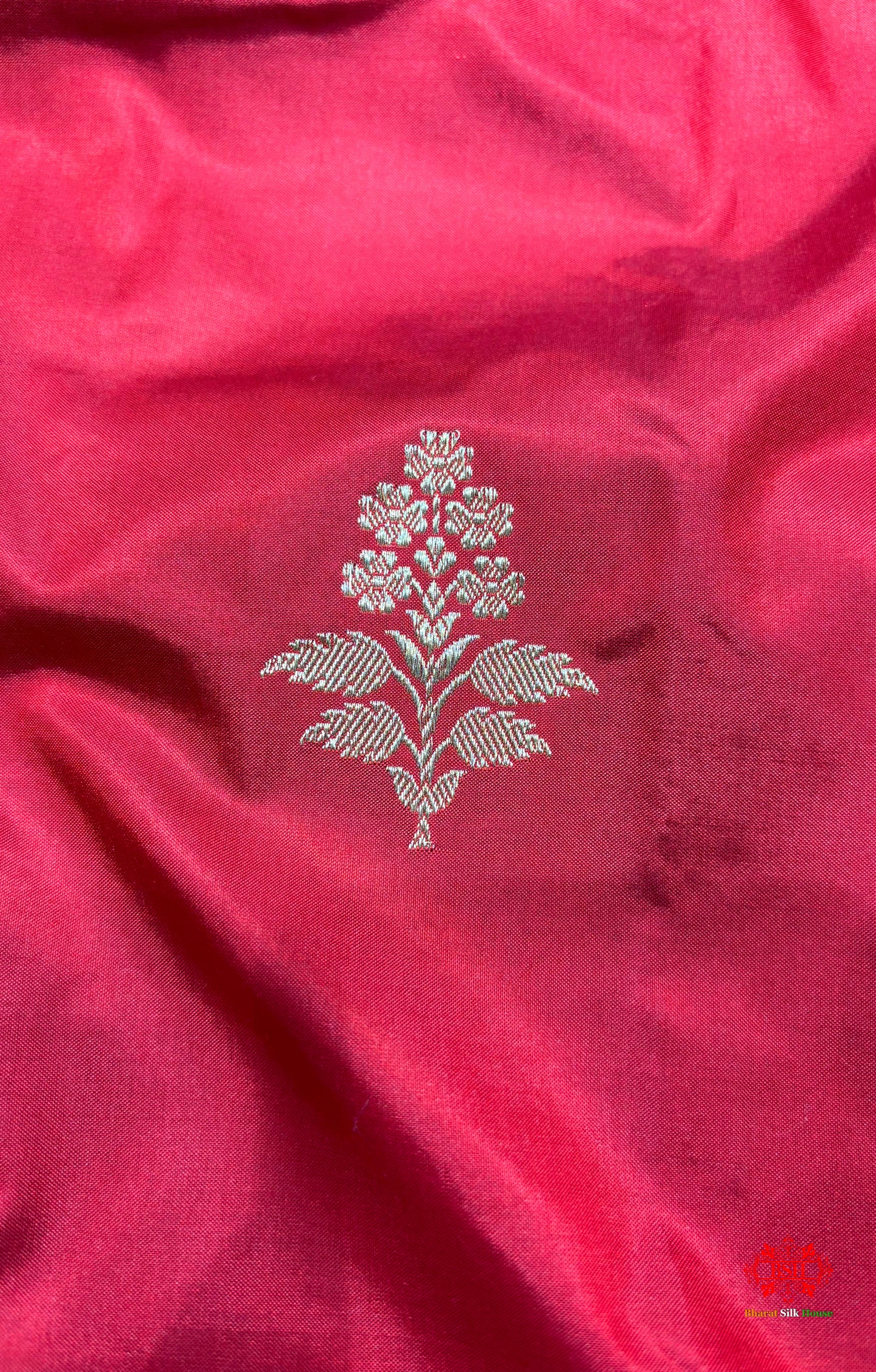 Pure Banarasi  Handloom Katan Silk Antique Zari Saree In Shades Of Red - Pure Kataan Silk - 