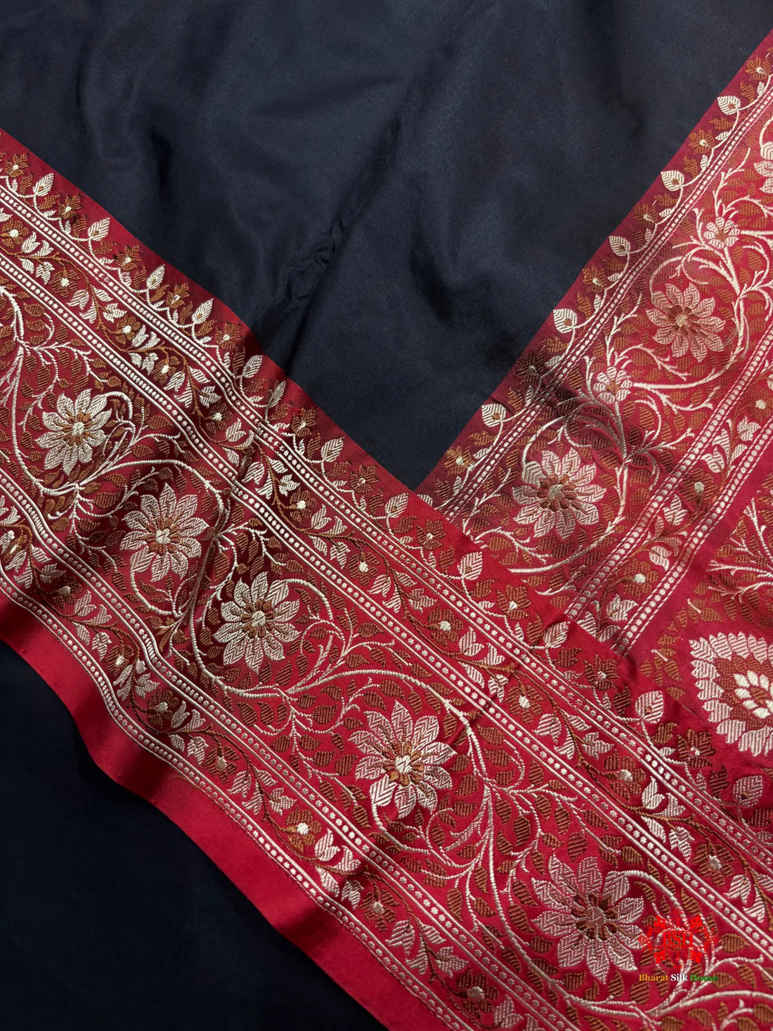 Pure Banarasi  Handloom Katan Silk Reshami Zari Saree In Shades Of Black With Red Border - Pure Kataan Silk -