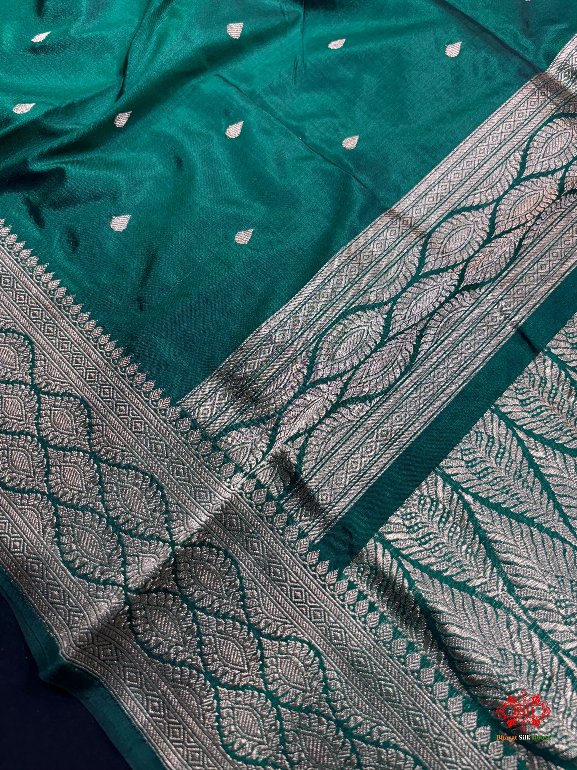 Pure Banarasi  Handloom Katan Silk Antique Zari Saree In Shades Of Green - Pure Kataan Silk - 