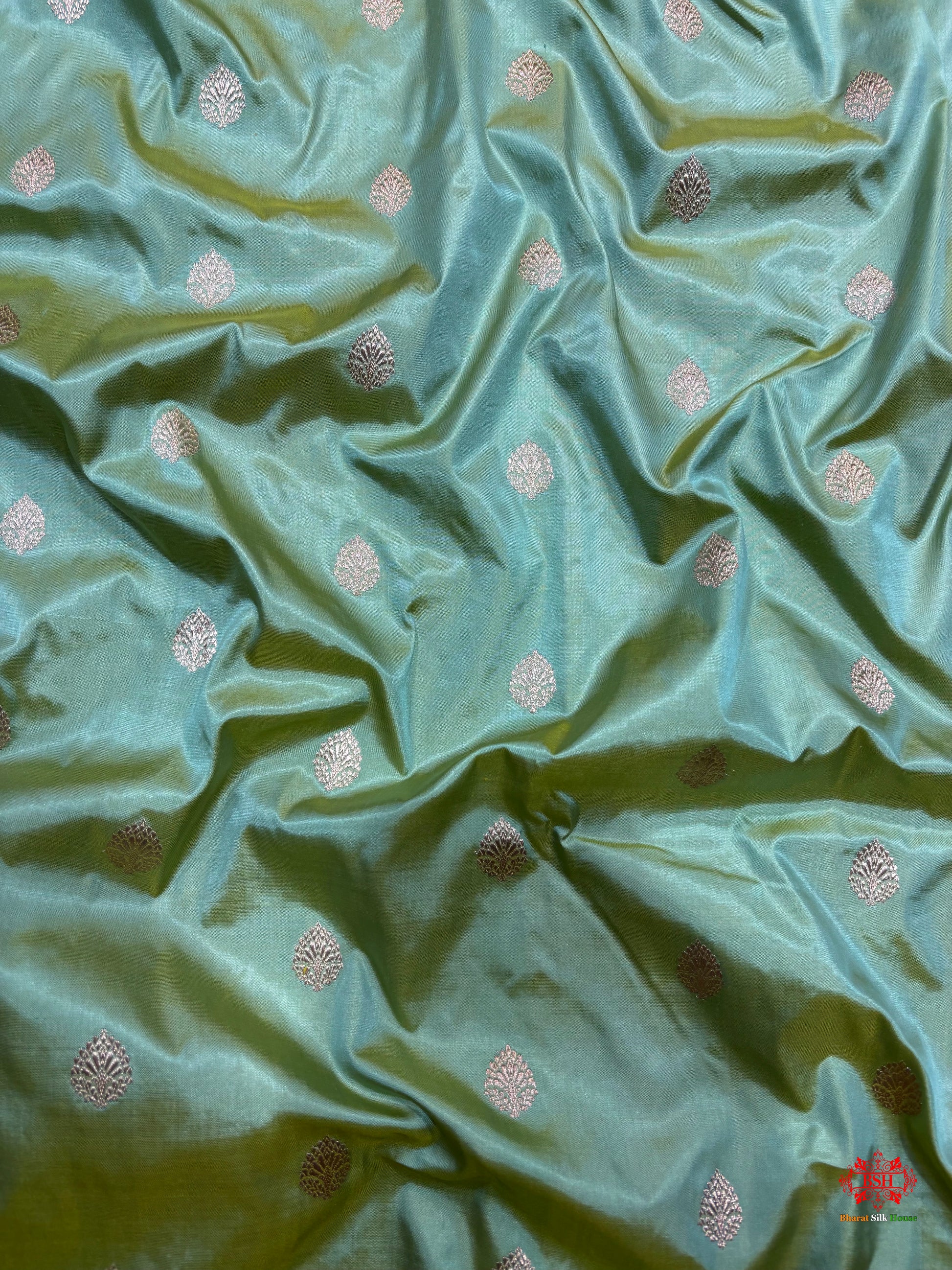 Pure Banarasi  Handloom Katan Silk Antique Zari Saree In Shades Of Pista - Pure Kataan Silk - 