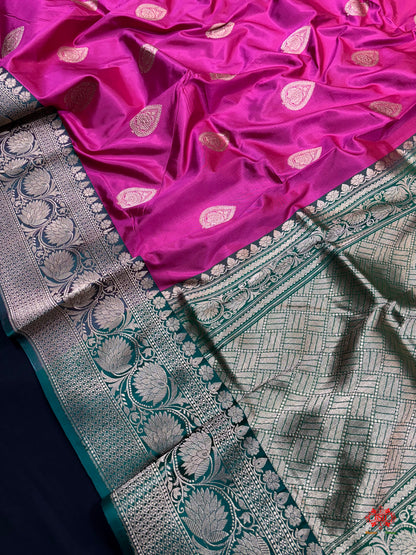 Pure Banarasi  Handloom Katan Silk  Antique Zari Saree In Shades Of Pink - Pure Kataan Silk - 