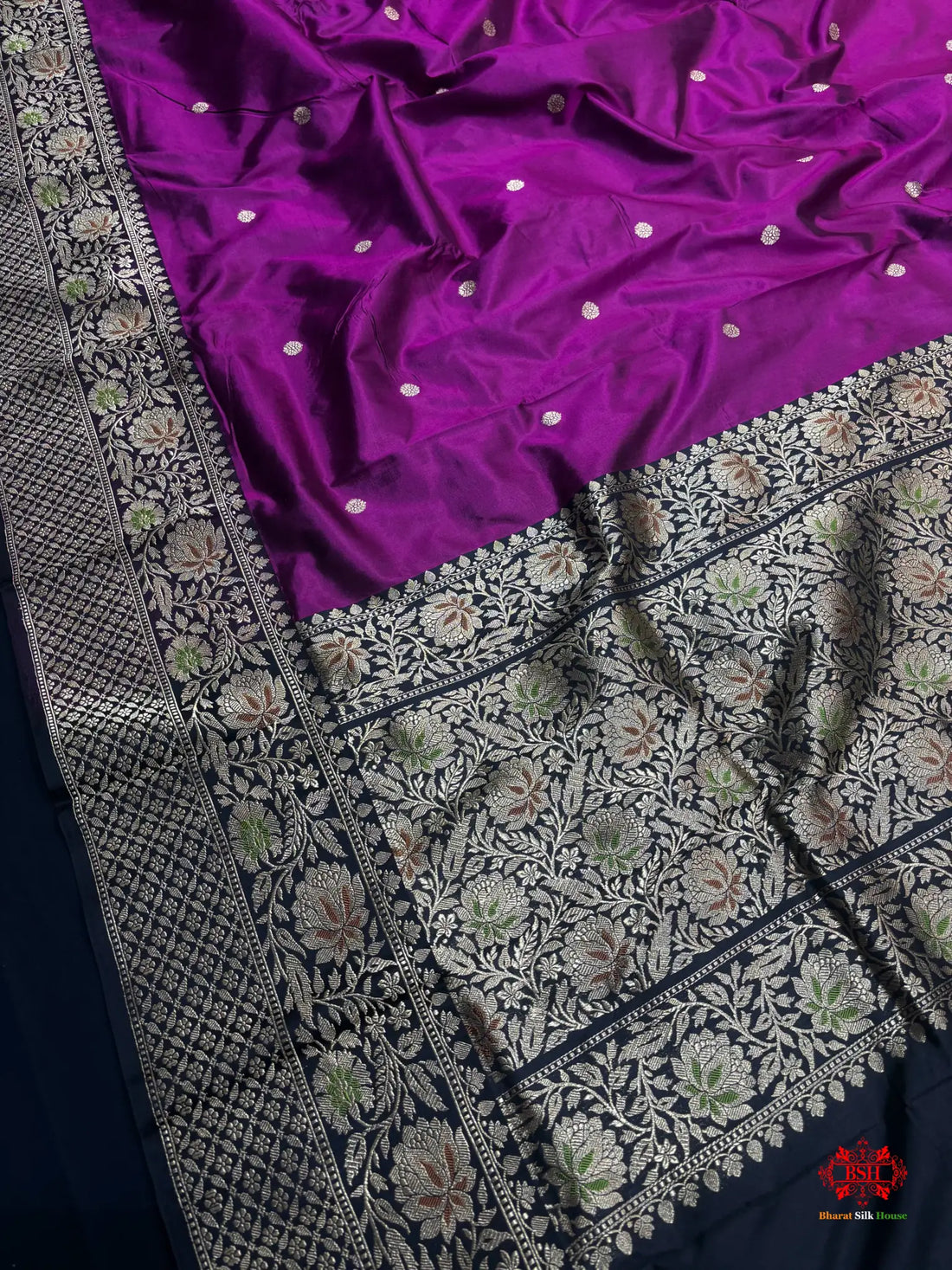 Pure Banarasi  Handloom Katan Silk Antique Zari Saree In Shades Of Magenta - Pure Kataan Silk -