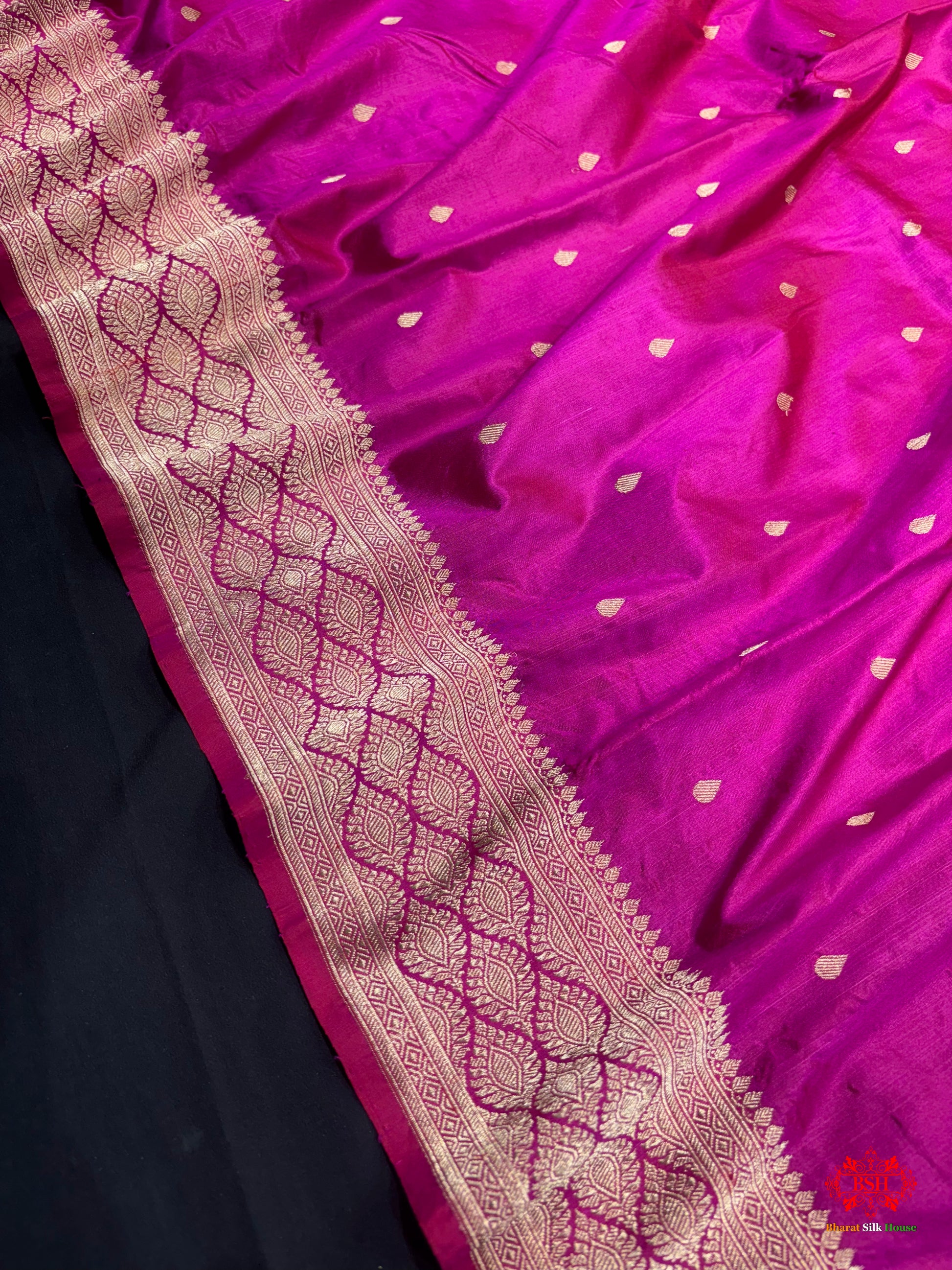 Pure Banarasi  Handloom Katan Silk Antique Zari Saree In Shades Of Pink - Pure Kataan Silk - 