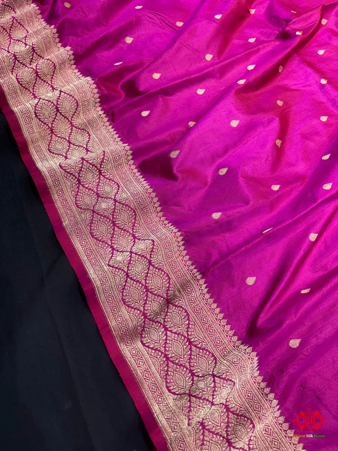 Pure Banarasi  Handloom Katan Silk Antique Zari Saree In Shades Of Pink - Pure Kataan Silk -