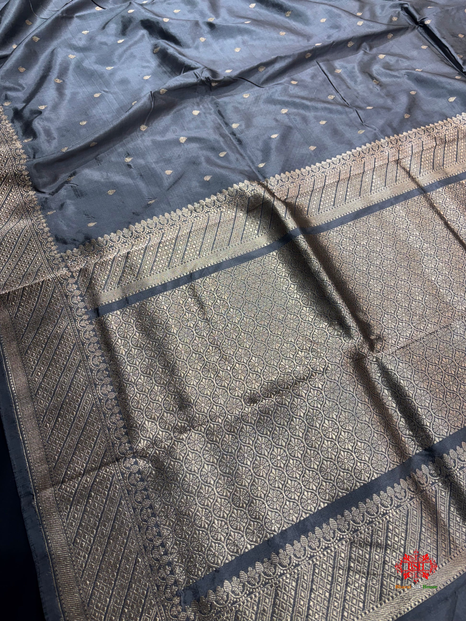 Pure Banarasi  Handloom Katan Silk Antique Zari Saree In Shades Of Grey - Pure Kataan Silk - 