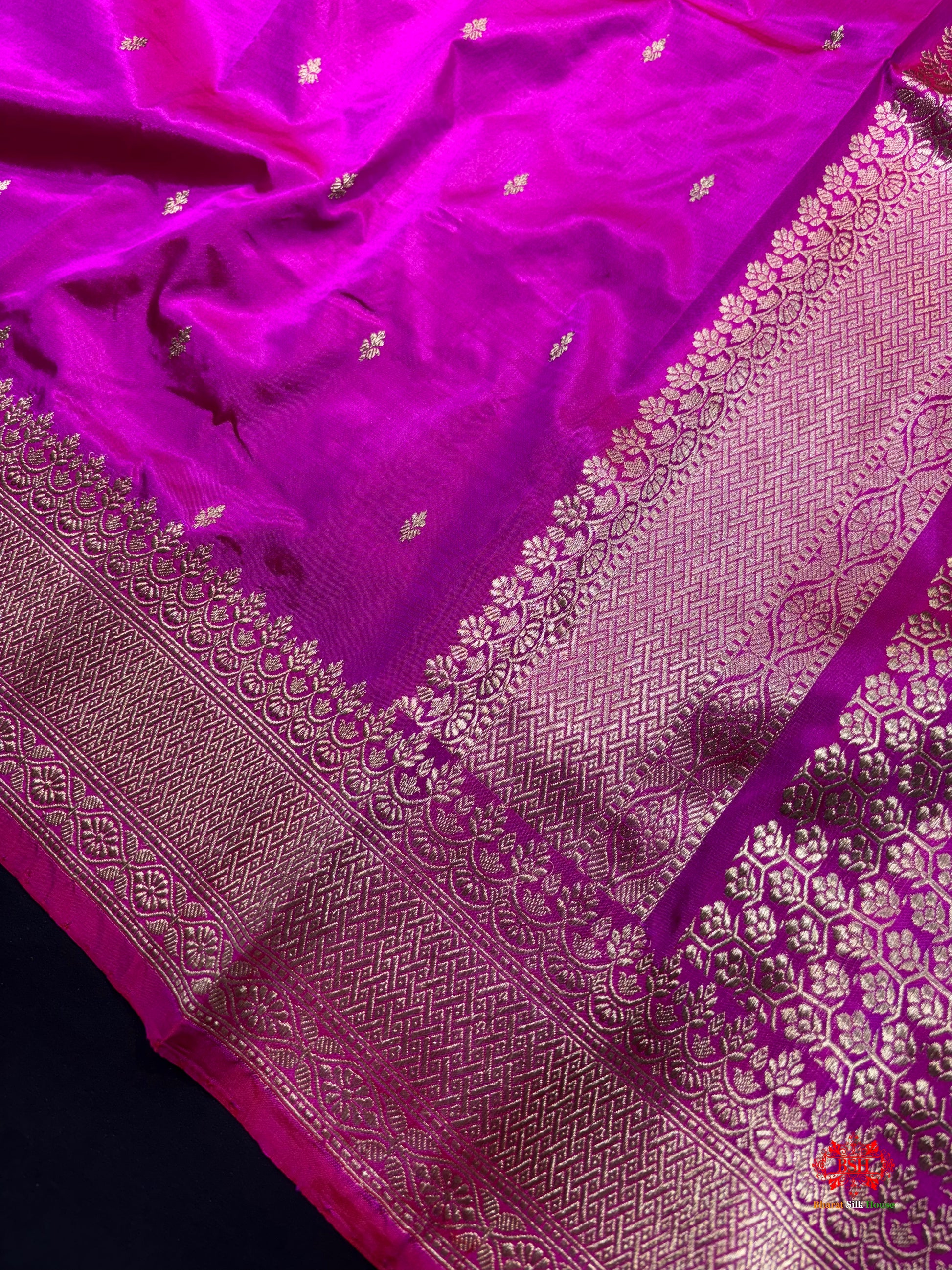 Pure Banarasi  Handloom Katan Silk Antique Zari Saree In Shades Of Pink - Pure Kataan Silk - 