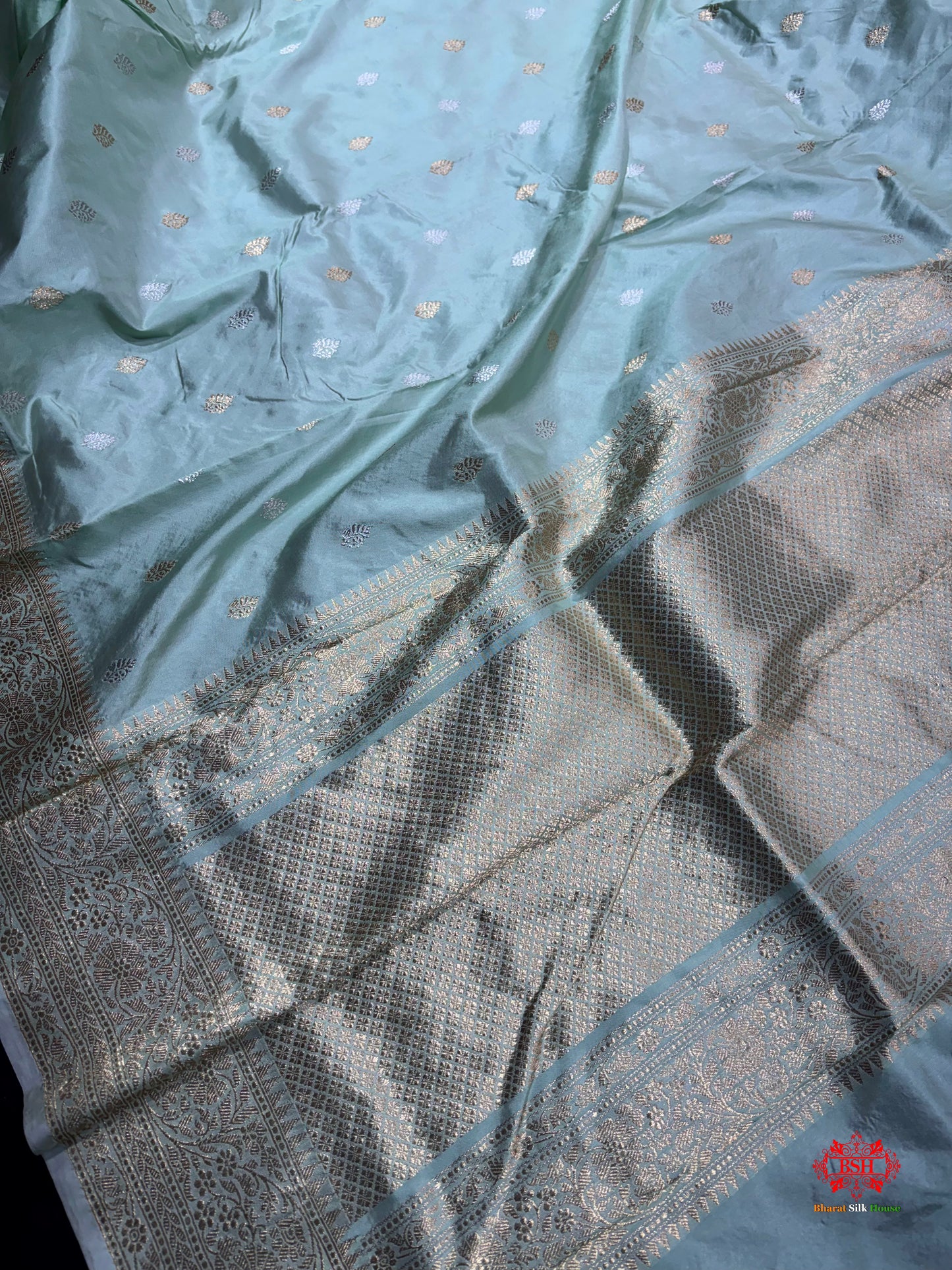 Pure Banarasi  Handloom Katan Silk  Antique Dual Zari Saree In Shades Of Sea Green - Pure Kataan Silk - 