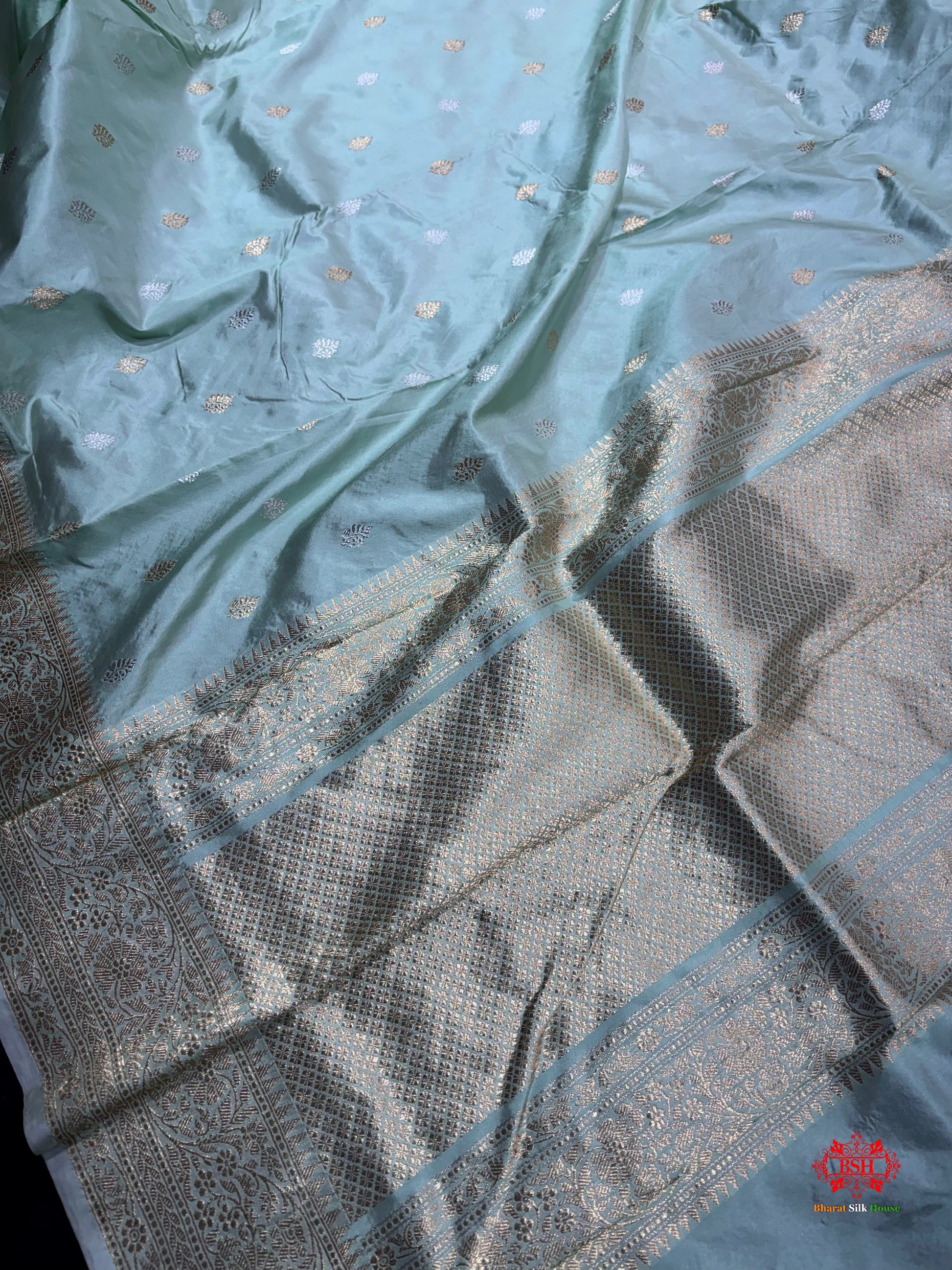 Pure Banarasi  Handloom Katan Silk  Antique Dual Zari Saree In Shades Of Sea Green - Pure Kataan Silk - 