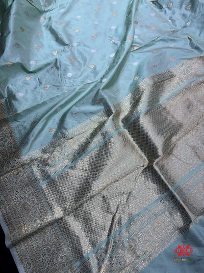Pure Banarasi  Handloom Katan Silk  Antique Dual Zari Saree In Shades Of Sea Green - Pure Kataan Silk - 