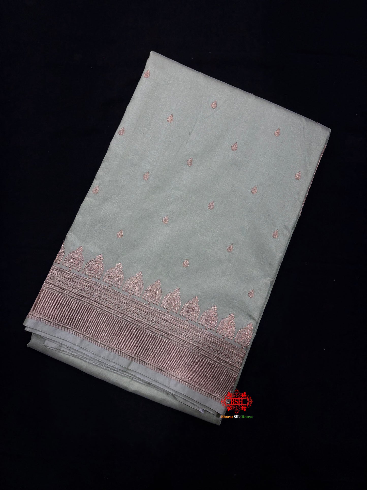 Pure Banarasi  Handloom Katan Silk Antique Zari Saree In Shades Of Pista - Pure Kataan Silk - 