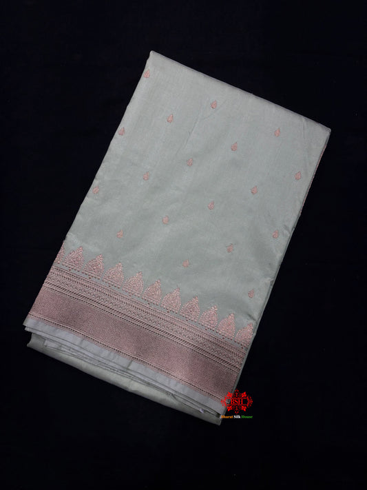 Pure Banarasi  Handloom Katan Silk Antique Zari Saree In Shades Of Pista - Pure Kataan Silk - 