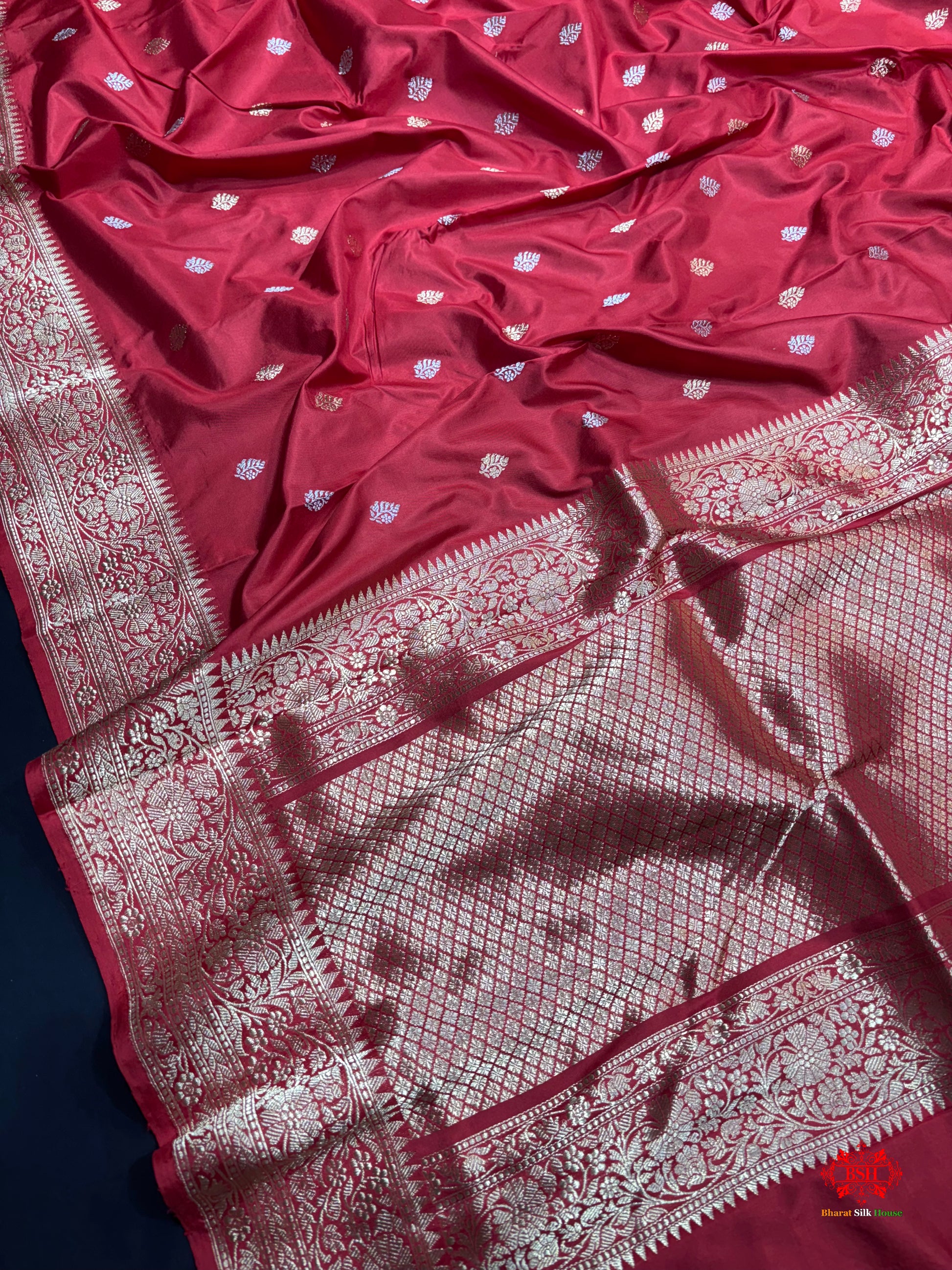 Pure Banarasi  Handloom Katan Silk  Antique Dual  Zari Saree In Shades Of Red - Pure Kataan Silk - 