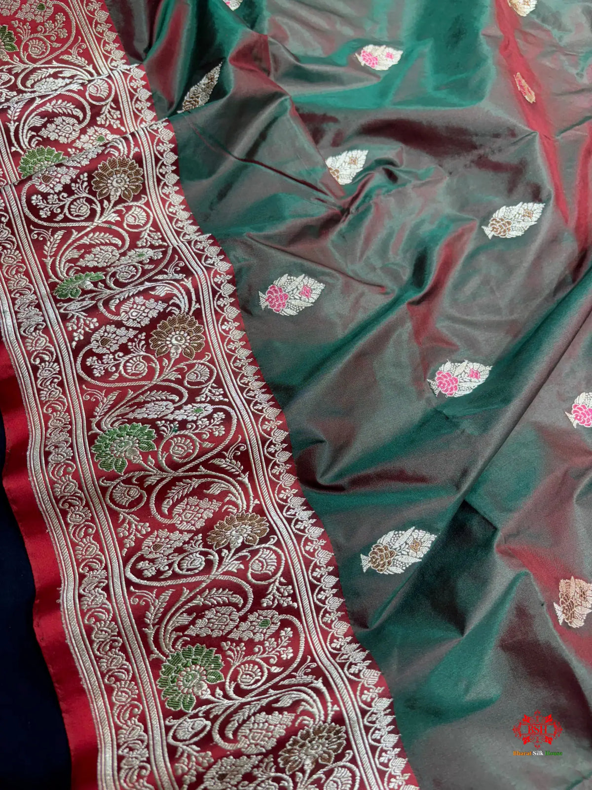 Pure Banarasi  Handloom Katan Silk Antique Meena Zari Saree In Cross Shades Of Green/Red - Pure Kataan Silk -