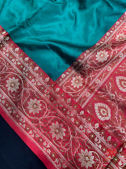 Pure Banarasi  Handloom Katan Silk Reshami Zari Saree In Shades Of Cadmium Green With Red Border - Pure Kataan Silk - 
