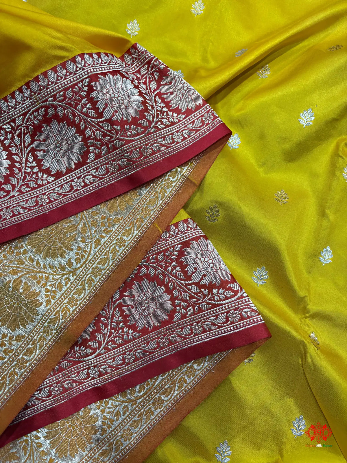 Pure Banarasi  Handloom Katan Silk  Antique Dual Zari Saree In Shades Of Yellow - Pure Kataan Silk -
