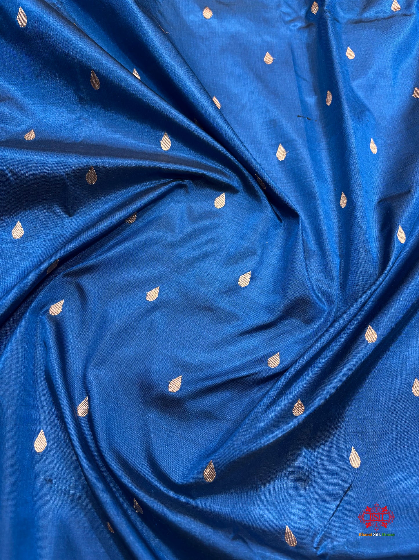 Pure Banarasi  Handloom Katan Silk Antique Zari Saree In Shades Of Blue - Pure Kataan Silk - 