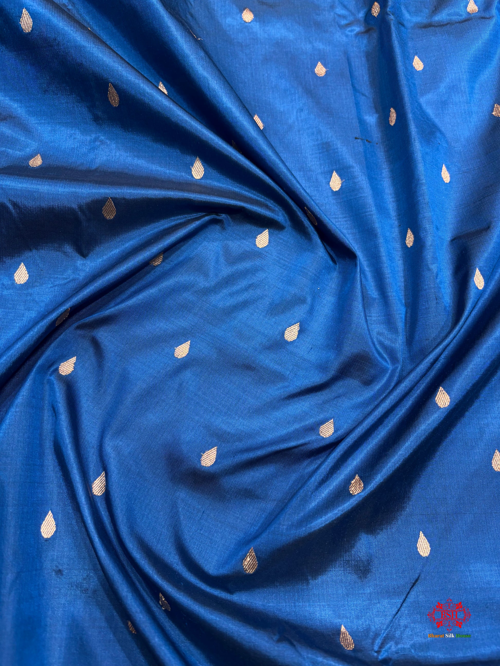Pure Banarasi  Handloom Katan Silk Antique Zari Saree In Shades Of Blue - Pure Kataan Silk - 