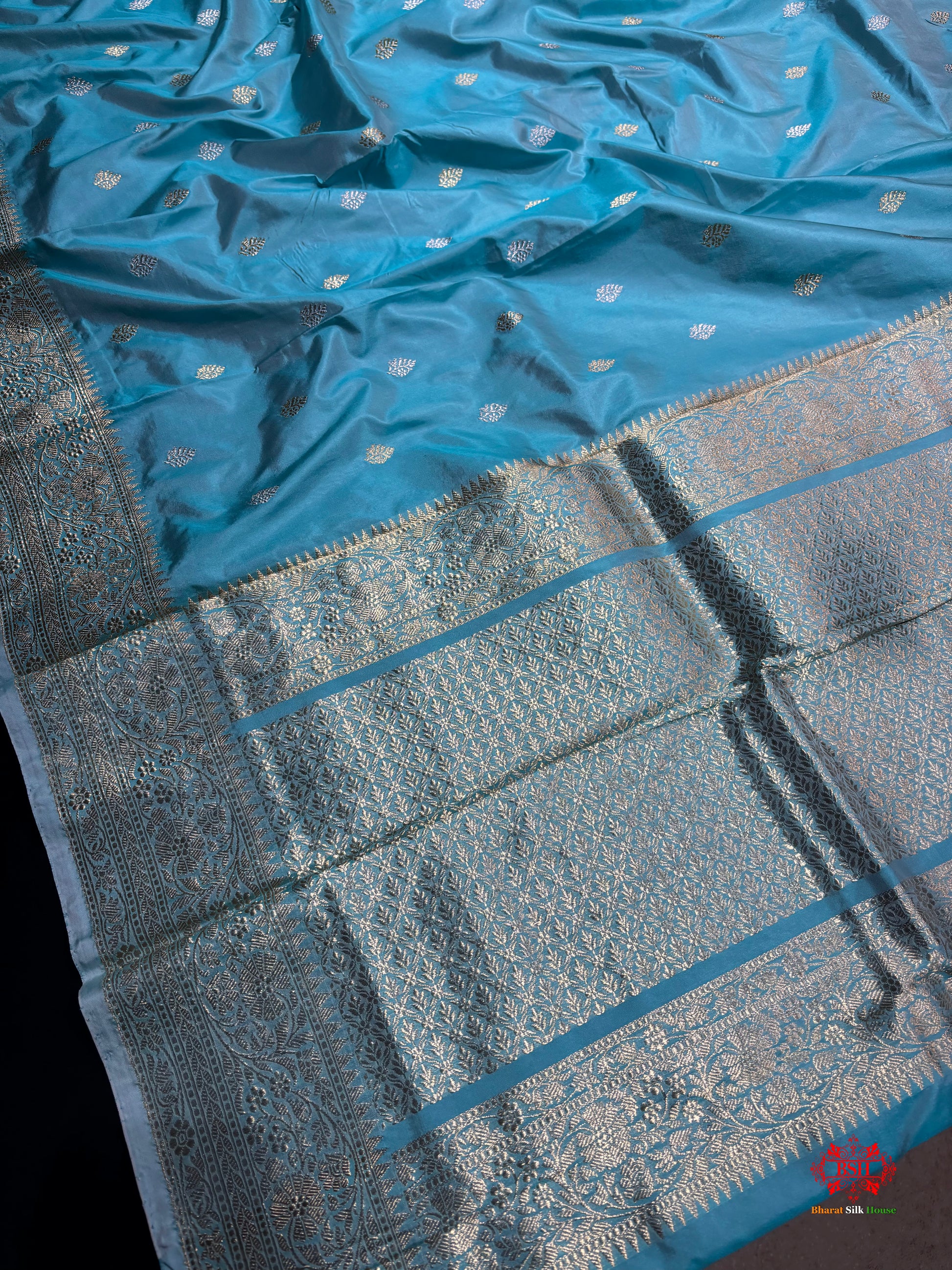 Pure Banarasi  Handloom Katan Silk  Antique Dual Zari Saree In Shades Of Firozi - Pure Kataan Silk - 