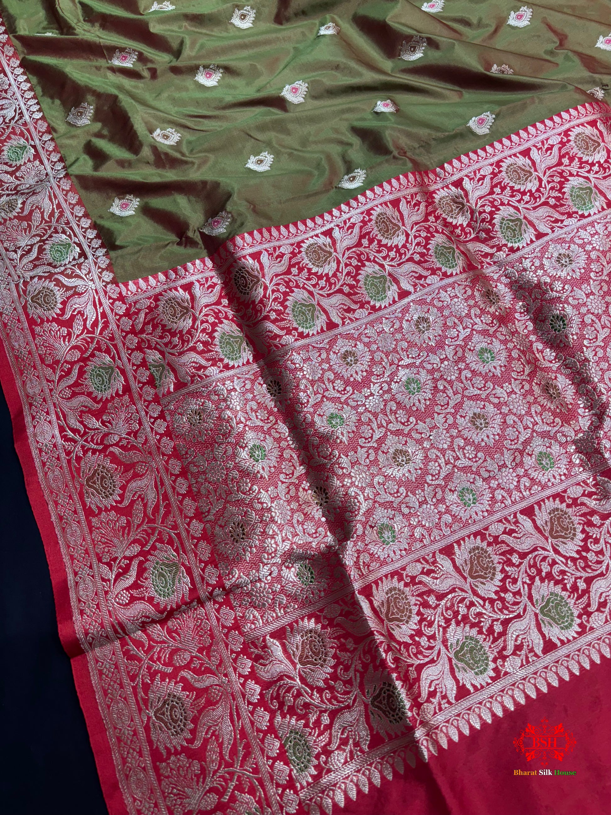 Pure Banarasi  Handloom Katan Silk Antique Meena Zari Saree In Cross Shades Of Green/Red - Pure Kataan Silk - 